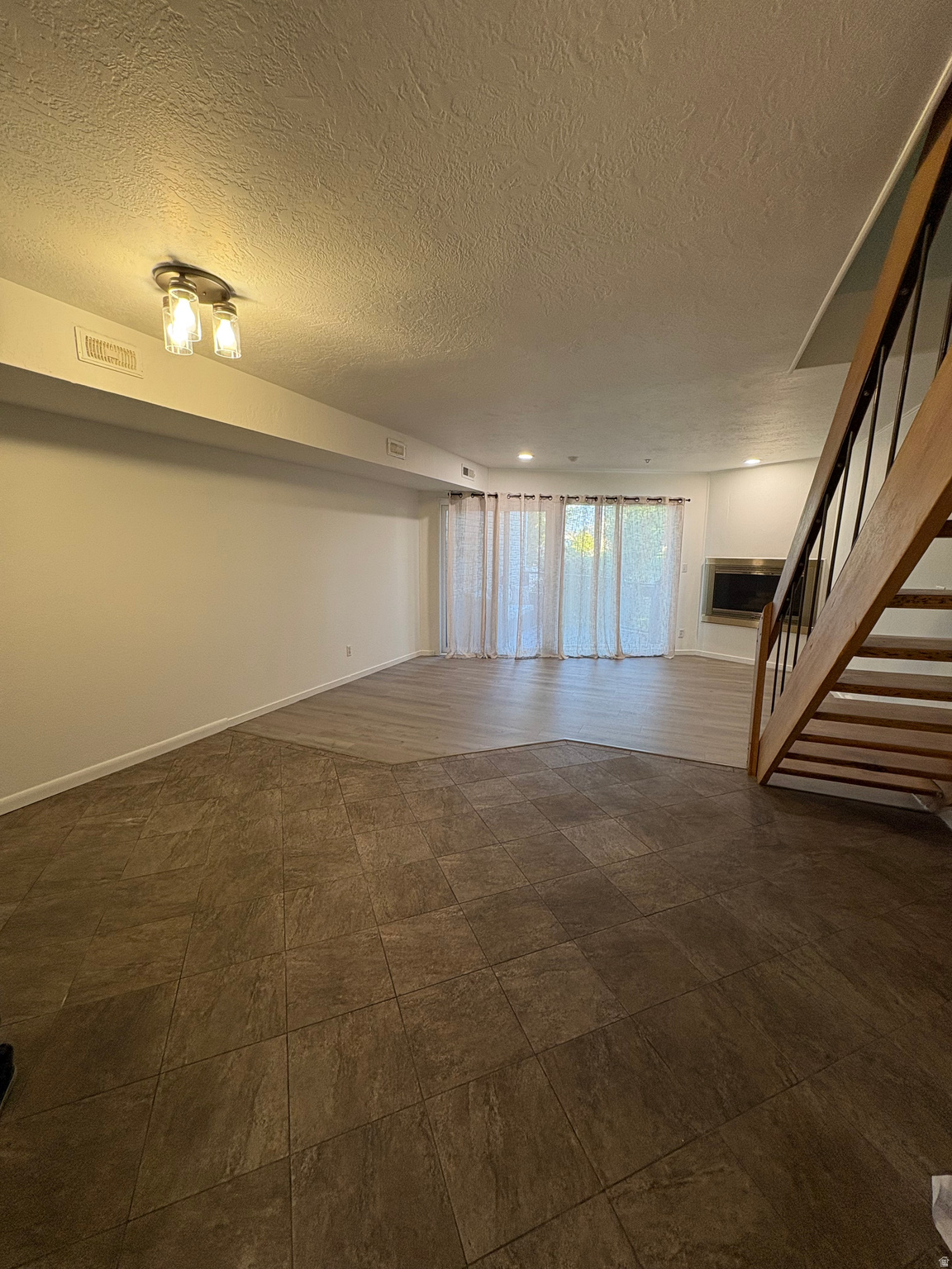 APPLEGATE CONDM - Residential