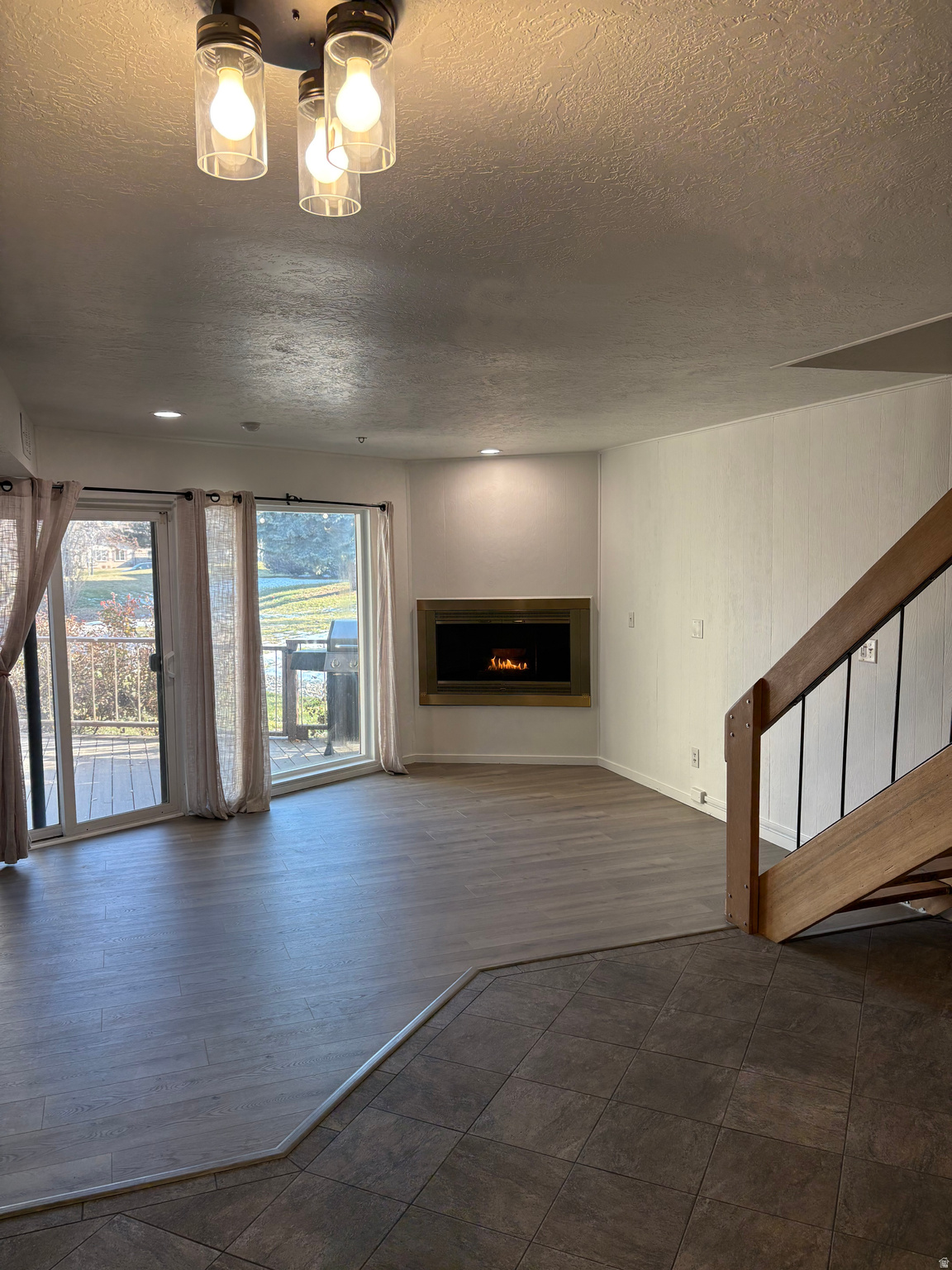 APPLEGATE CONDM - Residential