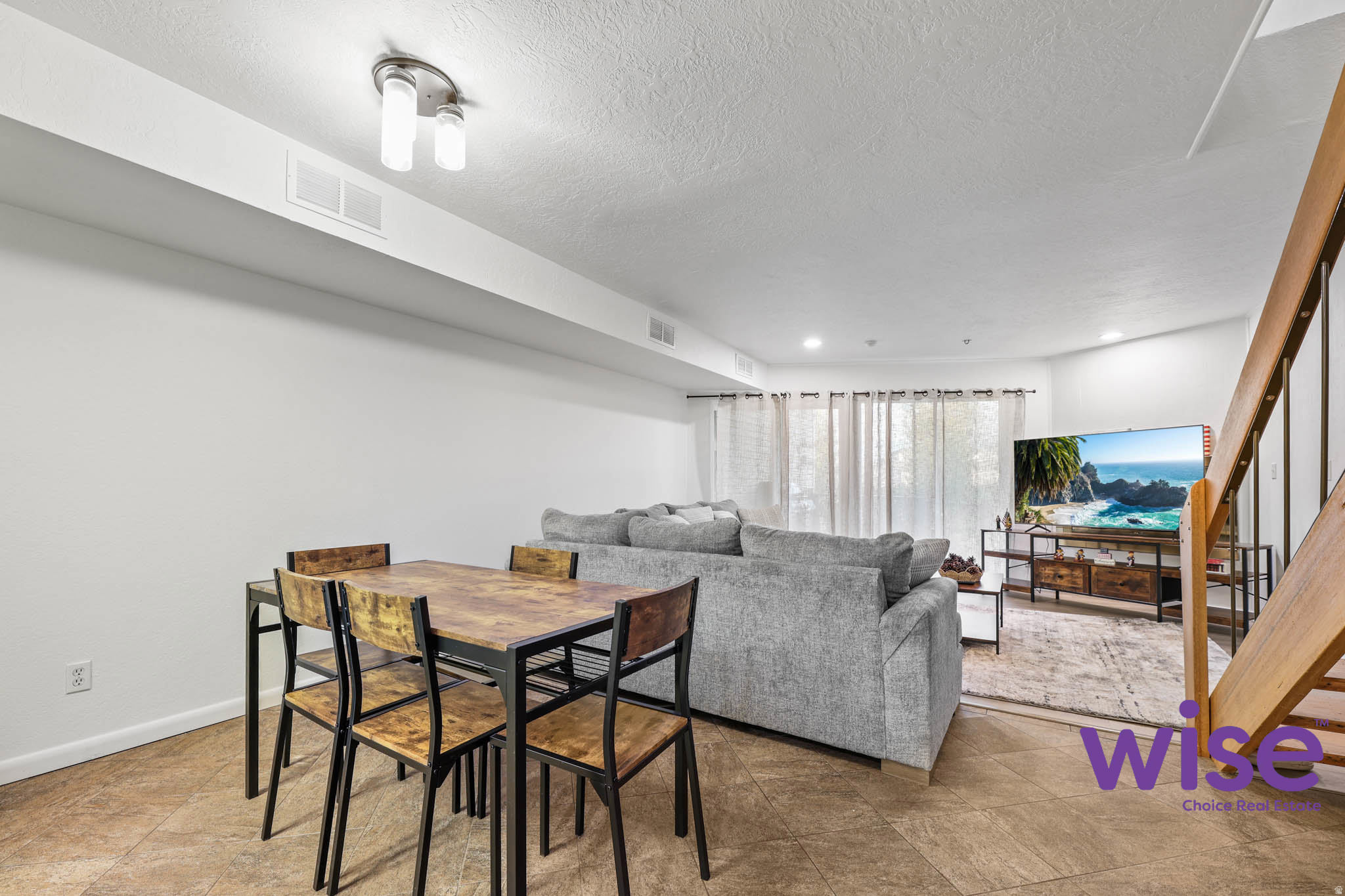 APPLEGATE CONDM - Residential