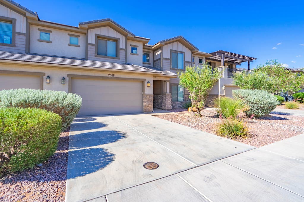 Photo of 2086 W 440 N, Hurricane, UT 84737 (MLS # 2175755)