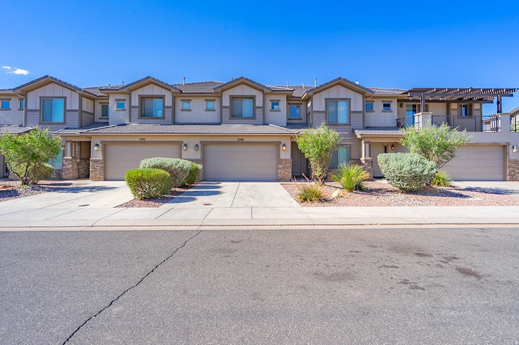 Photo of 2086 W 440 N, Hurricane, UT 84737 (MLS # 2175755)