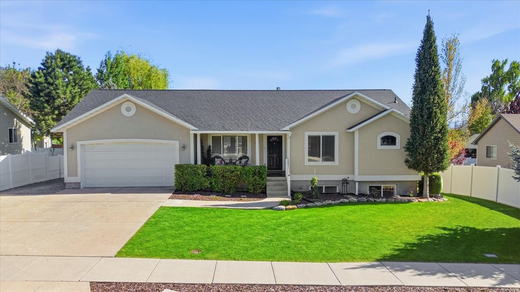 Photo of 958 E 2100 N, North Logan, UT 84341 (MLS # 2156087)