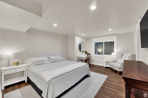 Tiny photo for 983 E SOUTHFORK DR, Draper, UT 84020 (MLS # 2115126)