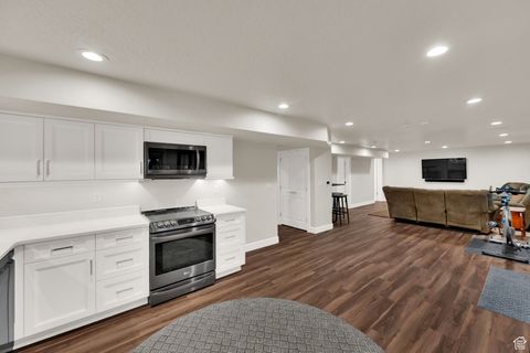 Tiny photo for 983 E SOUTHFORK DR, Draper, UT 84020 (MLS # 2115126)