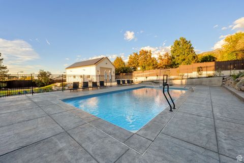 Tiny photo for 983 E SOUTHFORK DR, Draper, UT 84020 (MLS # 2115126)