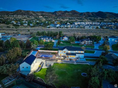 Tiny photo for 983 E SOUTHFORK DR, Draper, UT 84020 (MLS # 2115126)