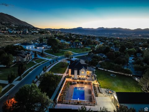 Tiny photo for 983 E SOUTHFORK DR, Draper, UT 84020 (MLS # 2115126)