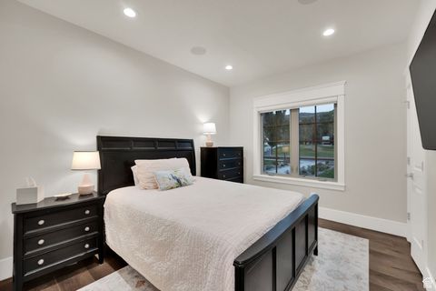 Tiny photo for 983 E SOUTHFORK DR, Draper, UT 84020 (MLS # 2115126)