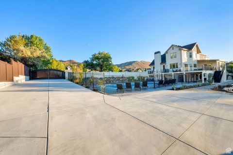 Tiny photo for 983 E SOUTHFORK DR, Draper, UT 84020 (MLS # 2115126)