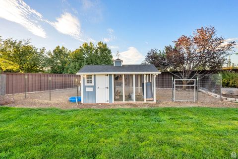 Tiny photo for 983 E SOUTHFORK DR, Draper, UT 84020 (MLS # 2115126)