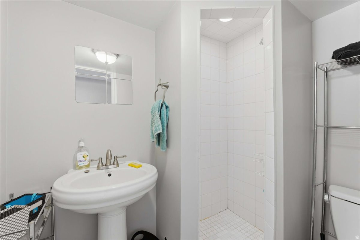 COUNTRY PARK ESTATES - Residential