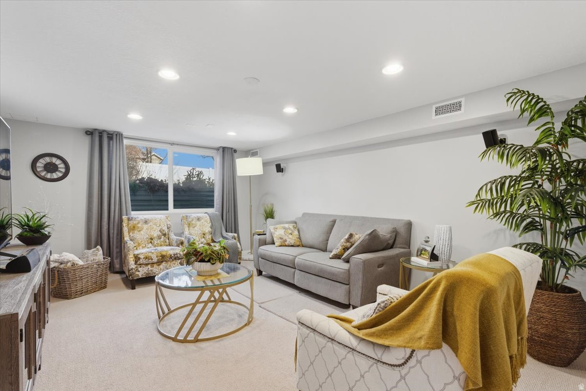 COUNTRY PARK ESTATES - Residential