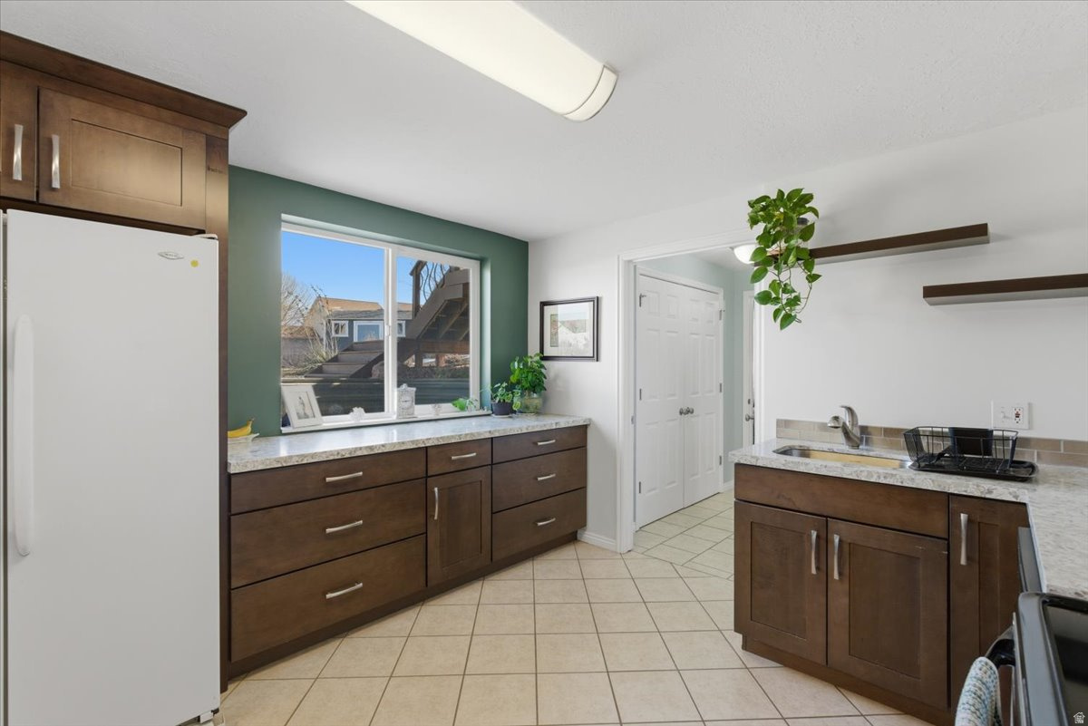 COUNTRY PARK ESTATES - Residential