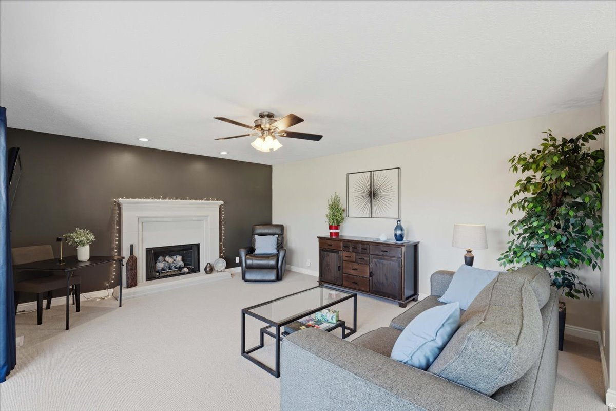 COUNTRY PARK ESTATES - Residential