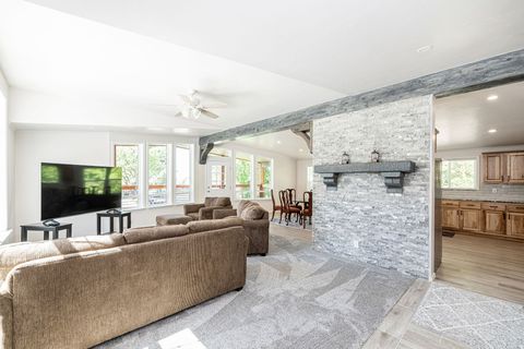 Tiny photo for 432 E 2700 N, North Ogden, UT 84414 (MLS # 2147043)