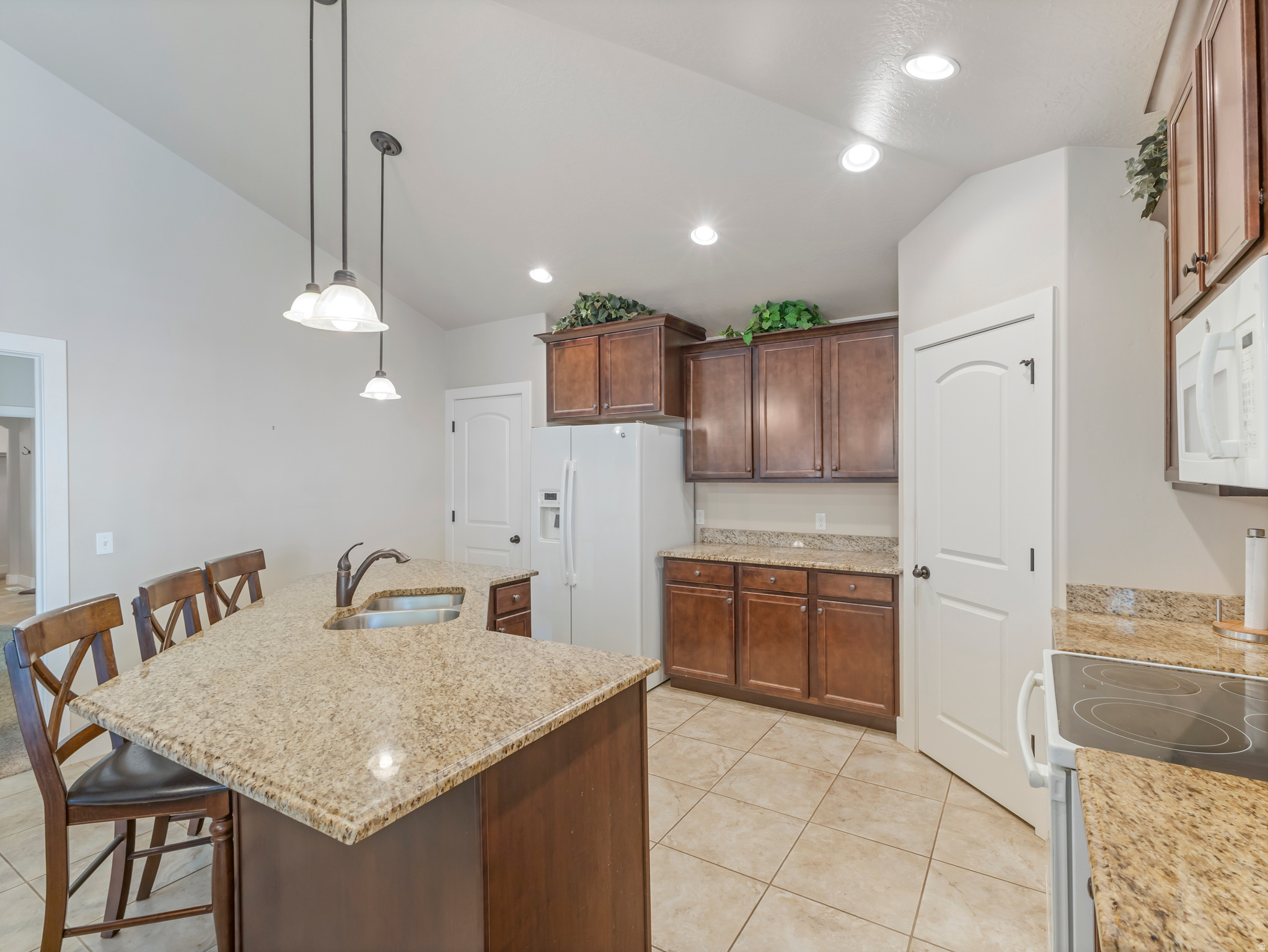 AUBURN COURT - Residential