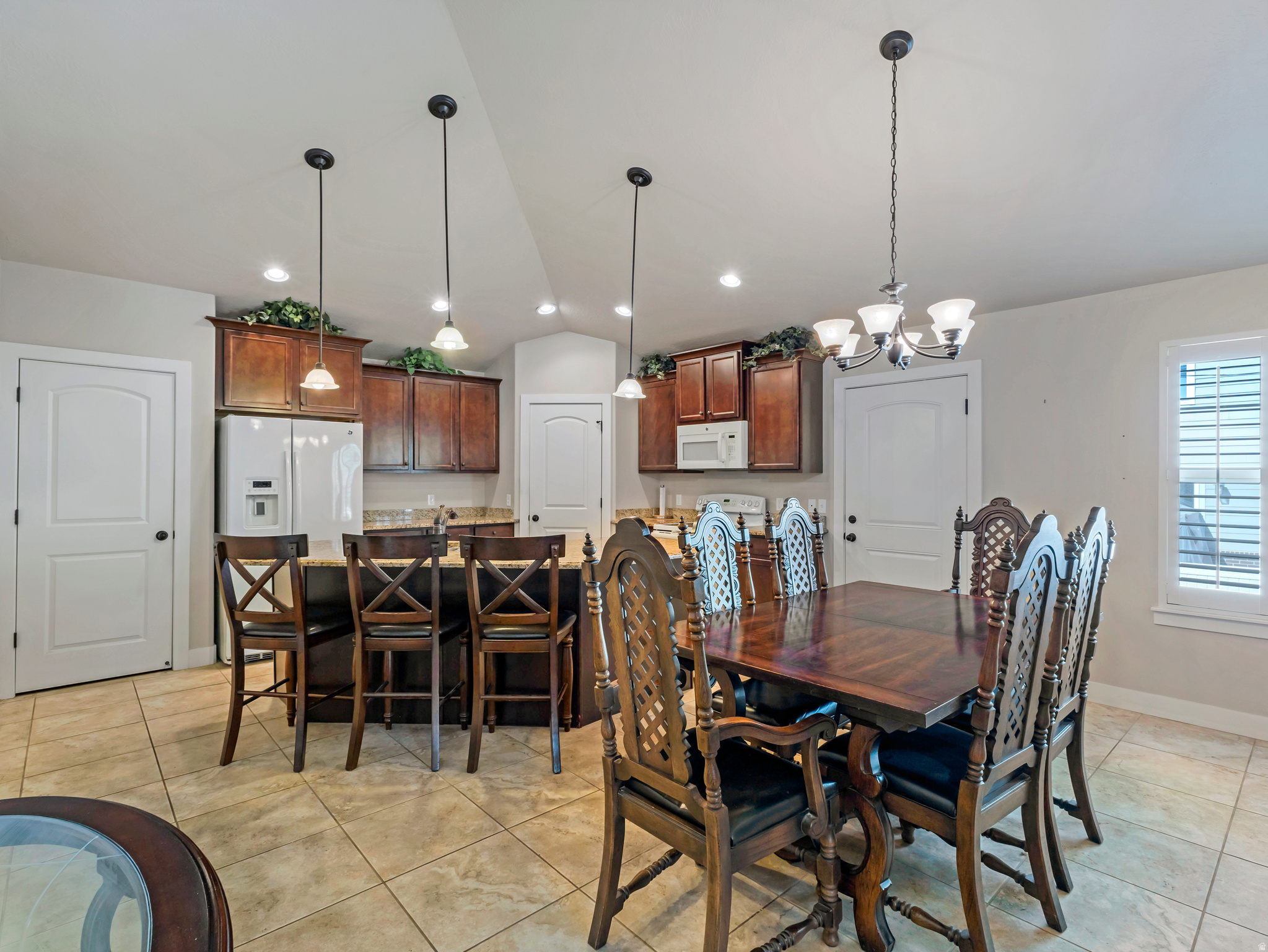 AUBURN COURT - Residential