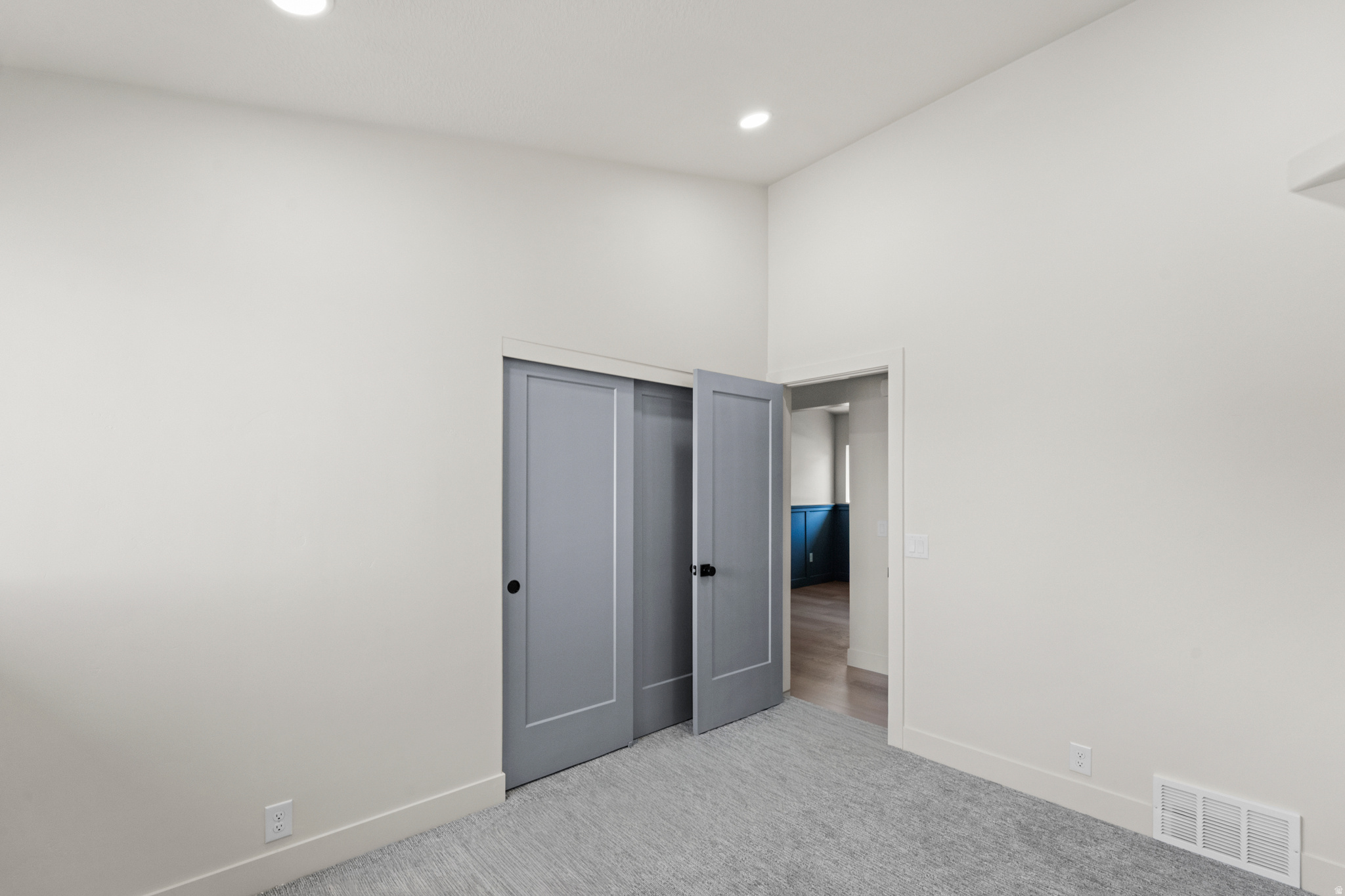 CREST VIEW MANOR - Residential