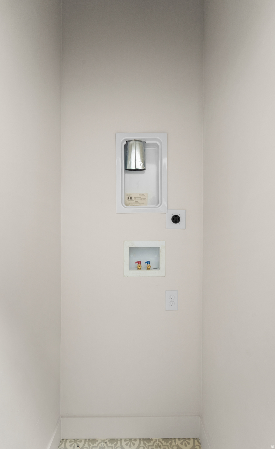 CREST VIEW MANOR - Residential