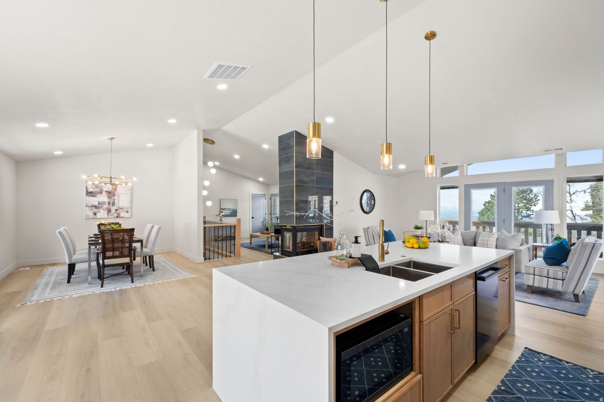 CREST VIEW MANOR - Residential