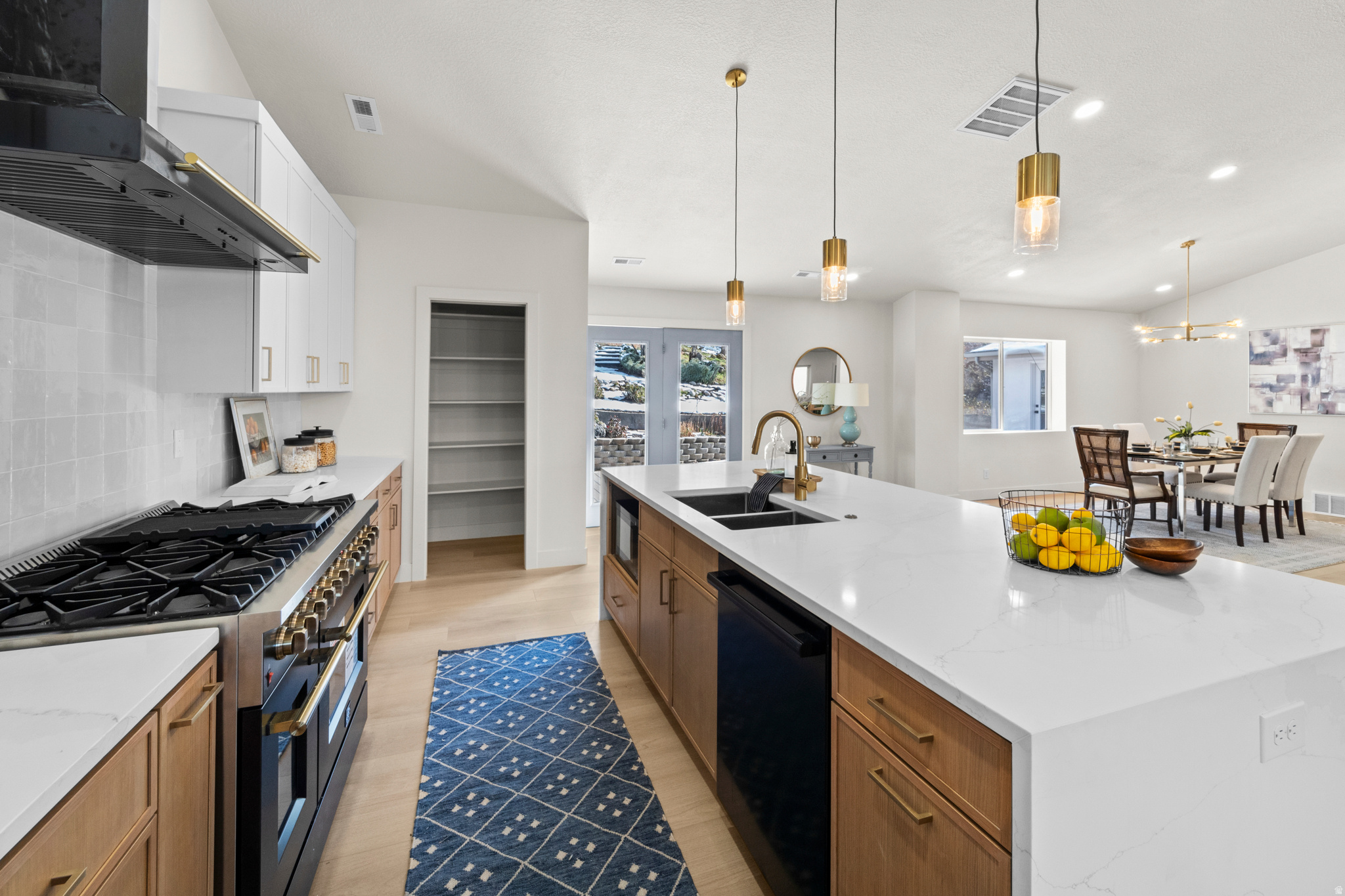 CREST VIEW MANOR - Residential