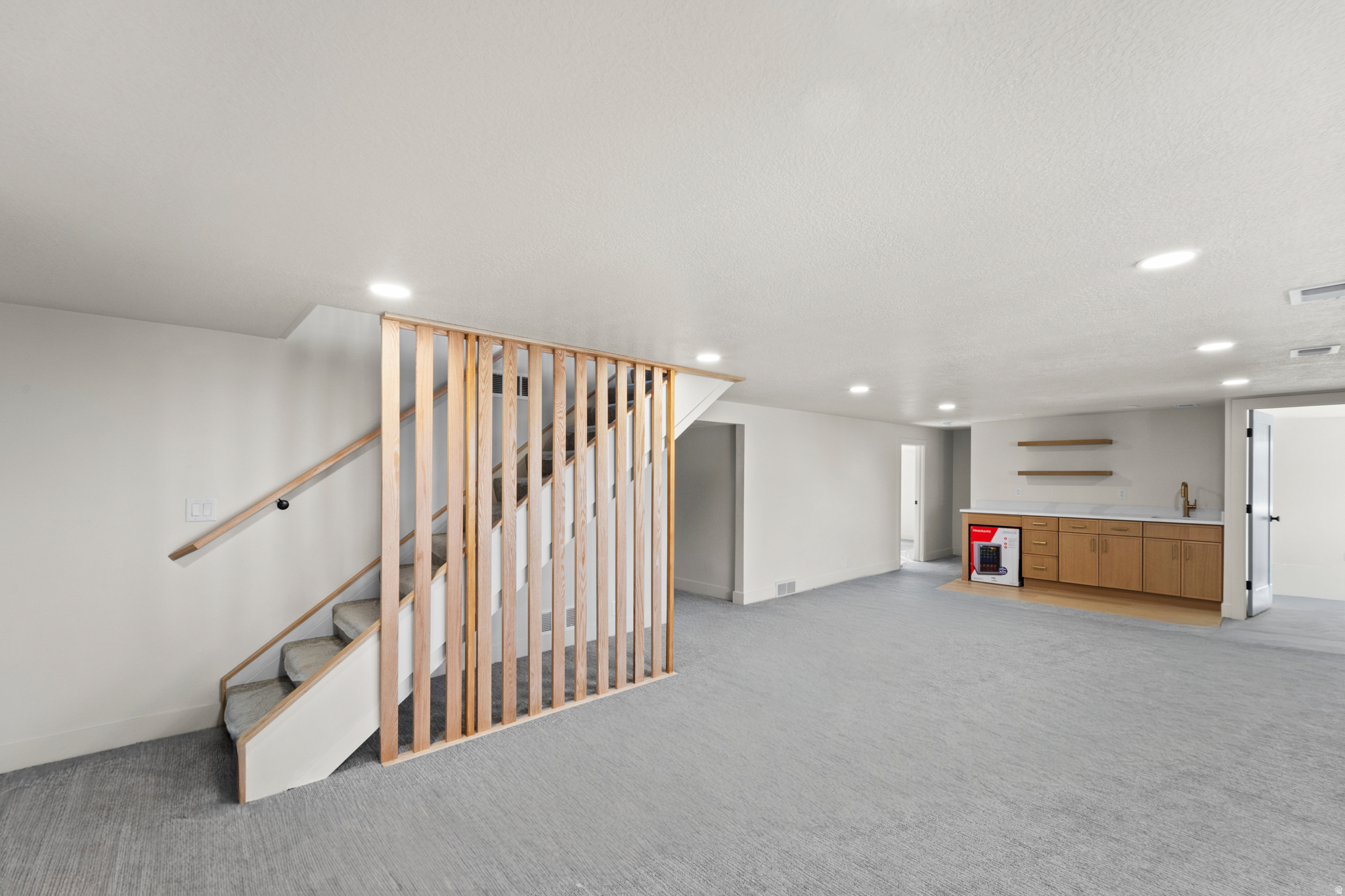 CREST VIEW MANOR - Residential