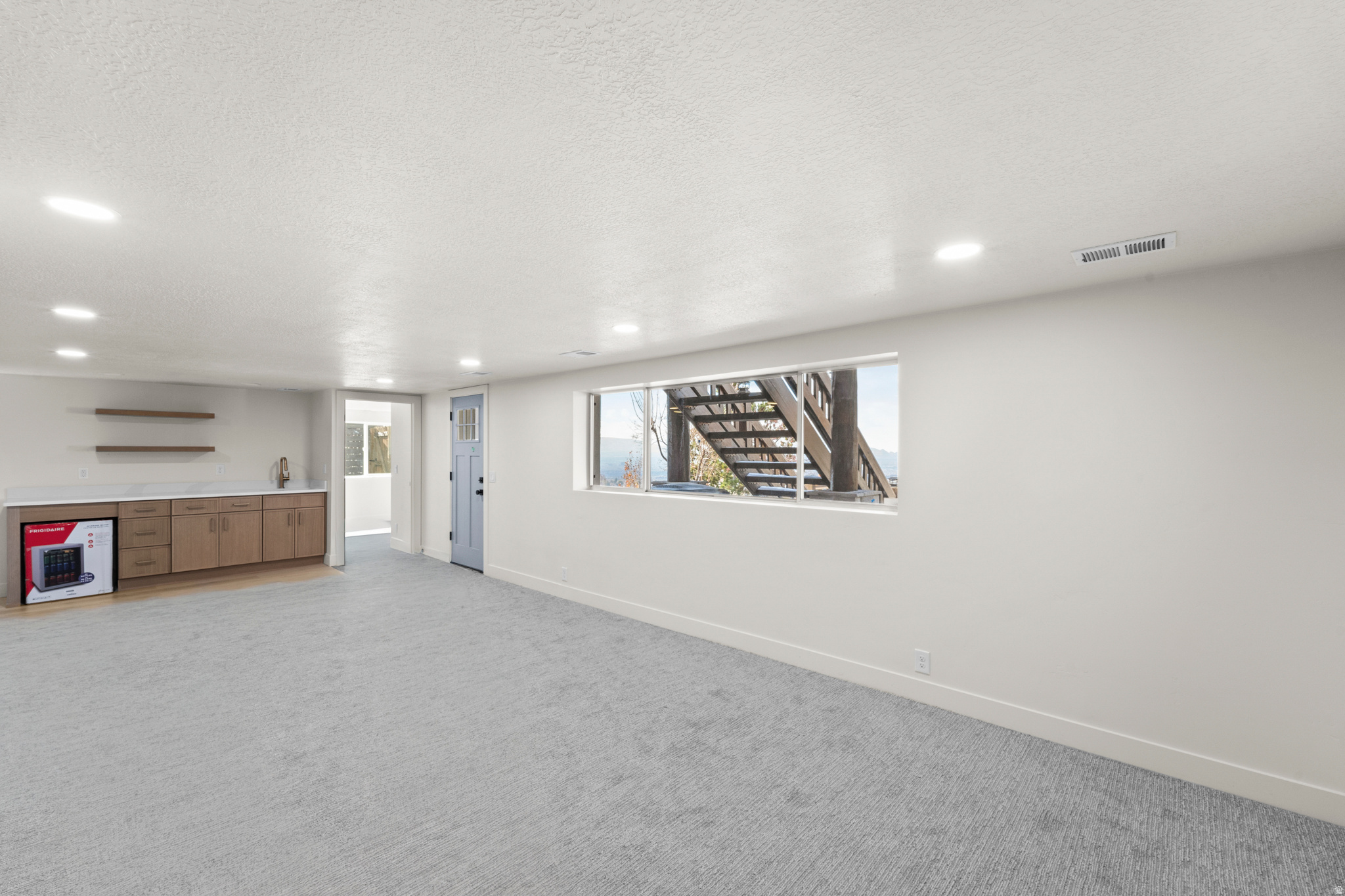 CREST VIEW MANOR - Residential