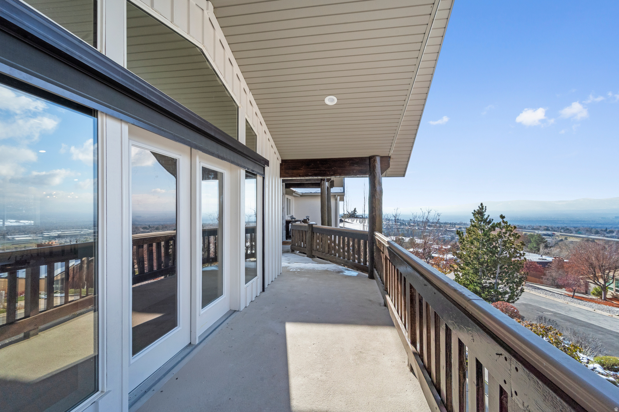 CREST VIEW MANOR - Residential