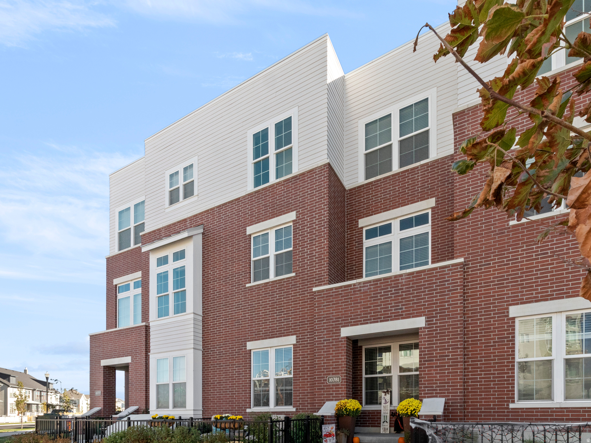 DAYBREAK VILLAGE 5 M - Residential