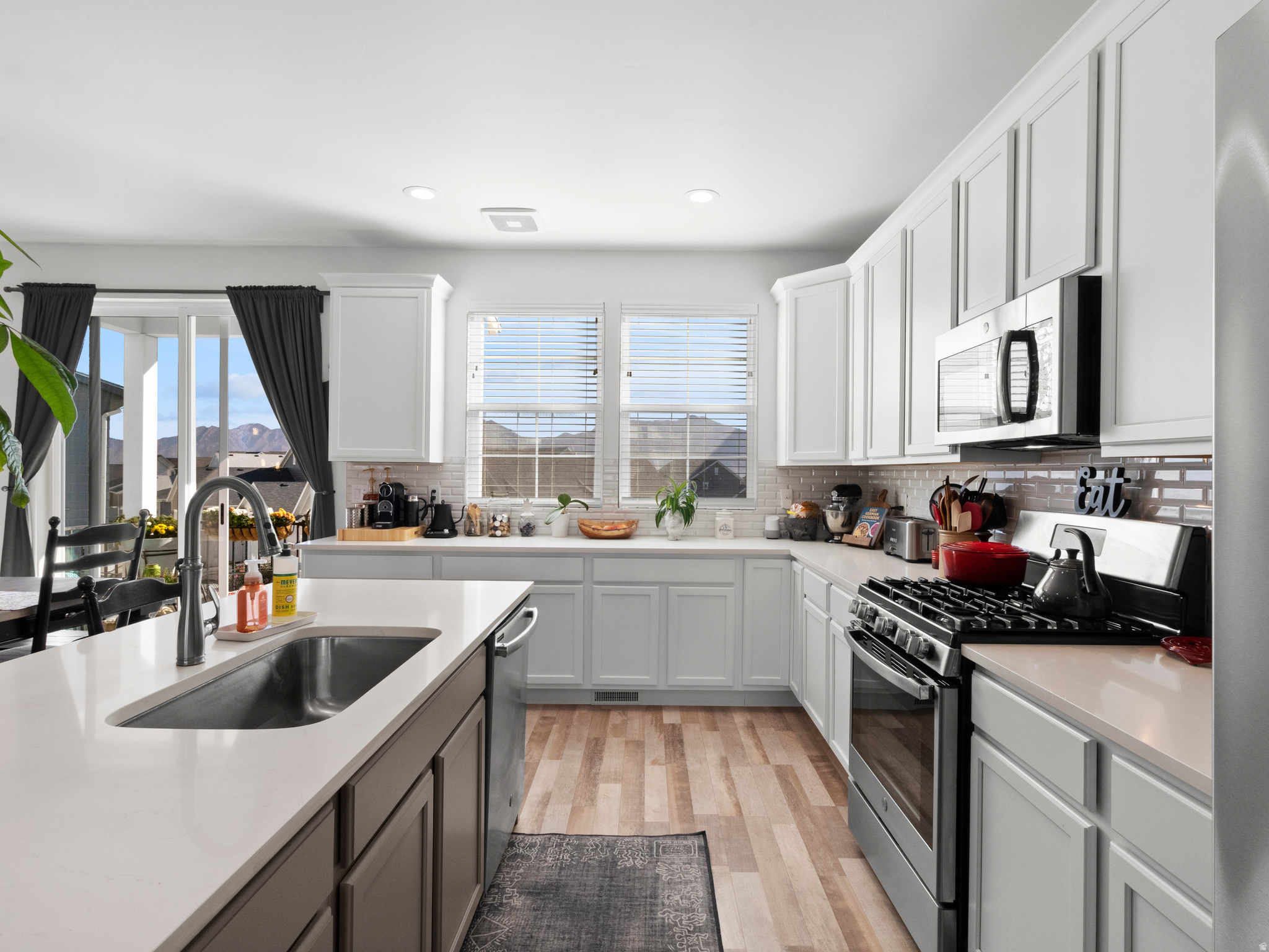 DAYBREAK VILLAGE 5 M - Residential