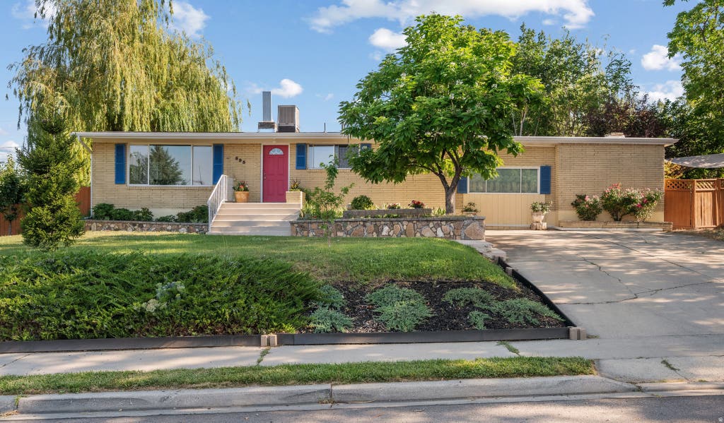 Photo of 695 E 3950 N, Provo, UT 84604 (MLS # 2168016)