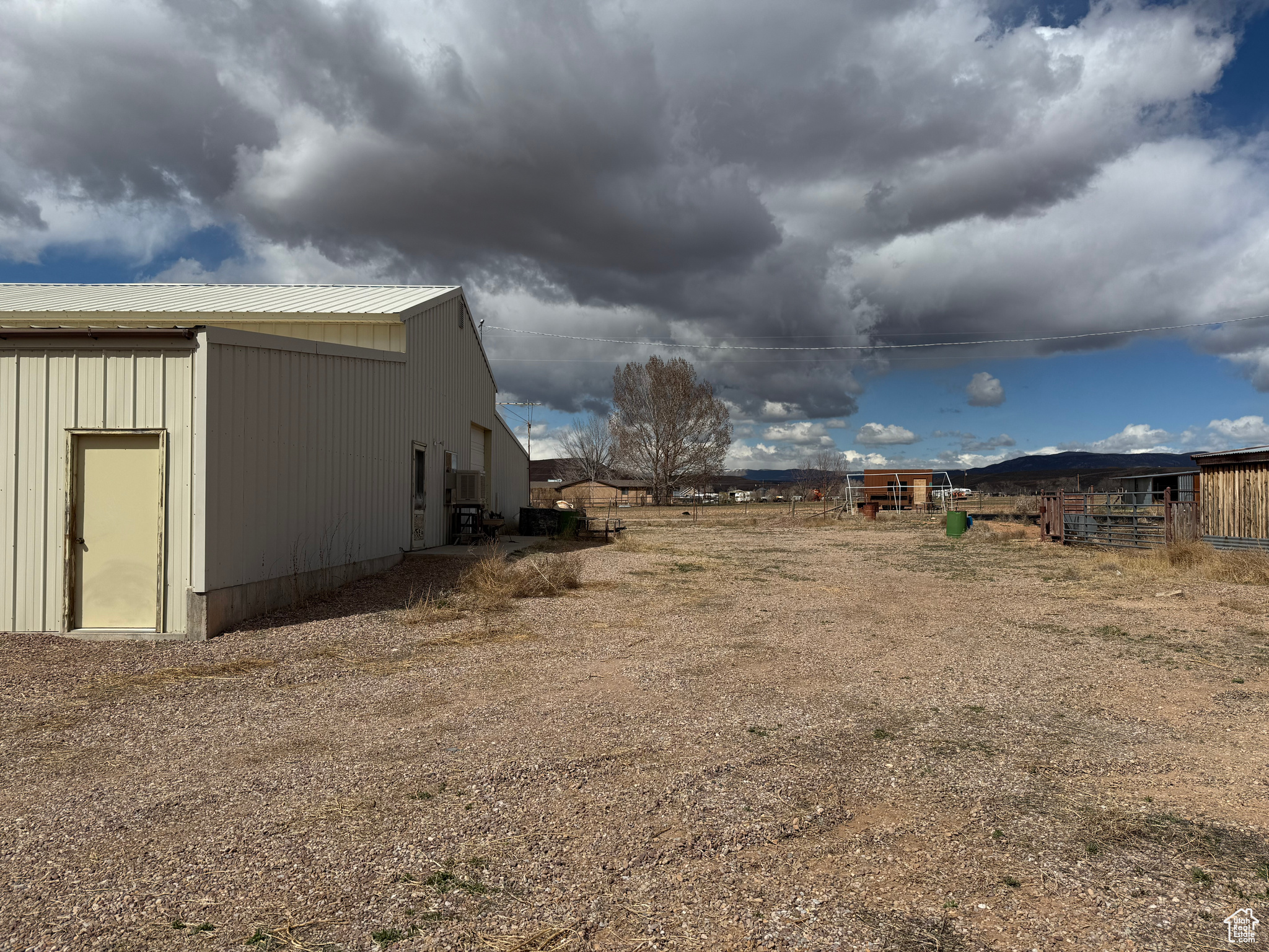 6051 N 11500, Lapoint, Utah image 16