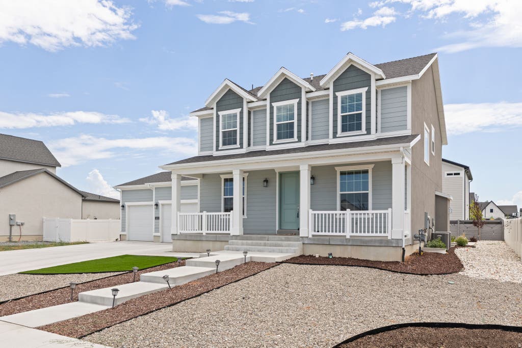 Photo of 3233 W 2500 N, Clinton, UT 84015 (MLS # 2173904)