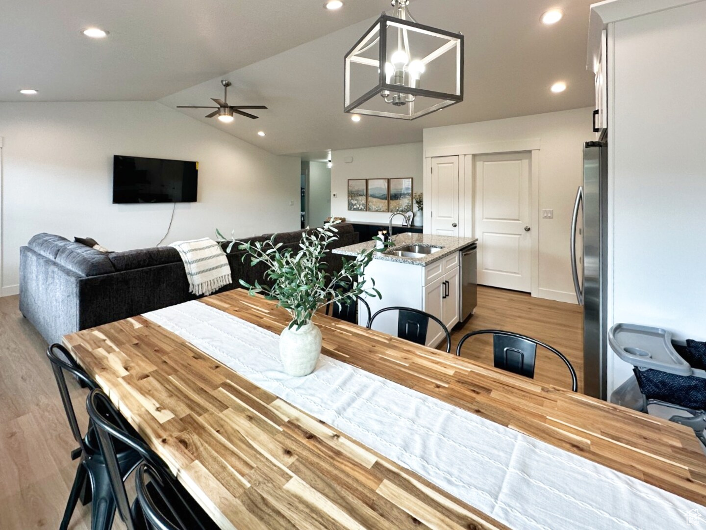 TRIANGLE ESTATES - Residential