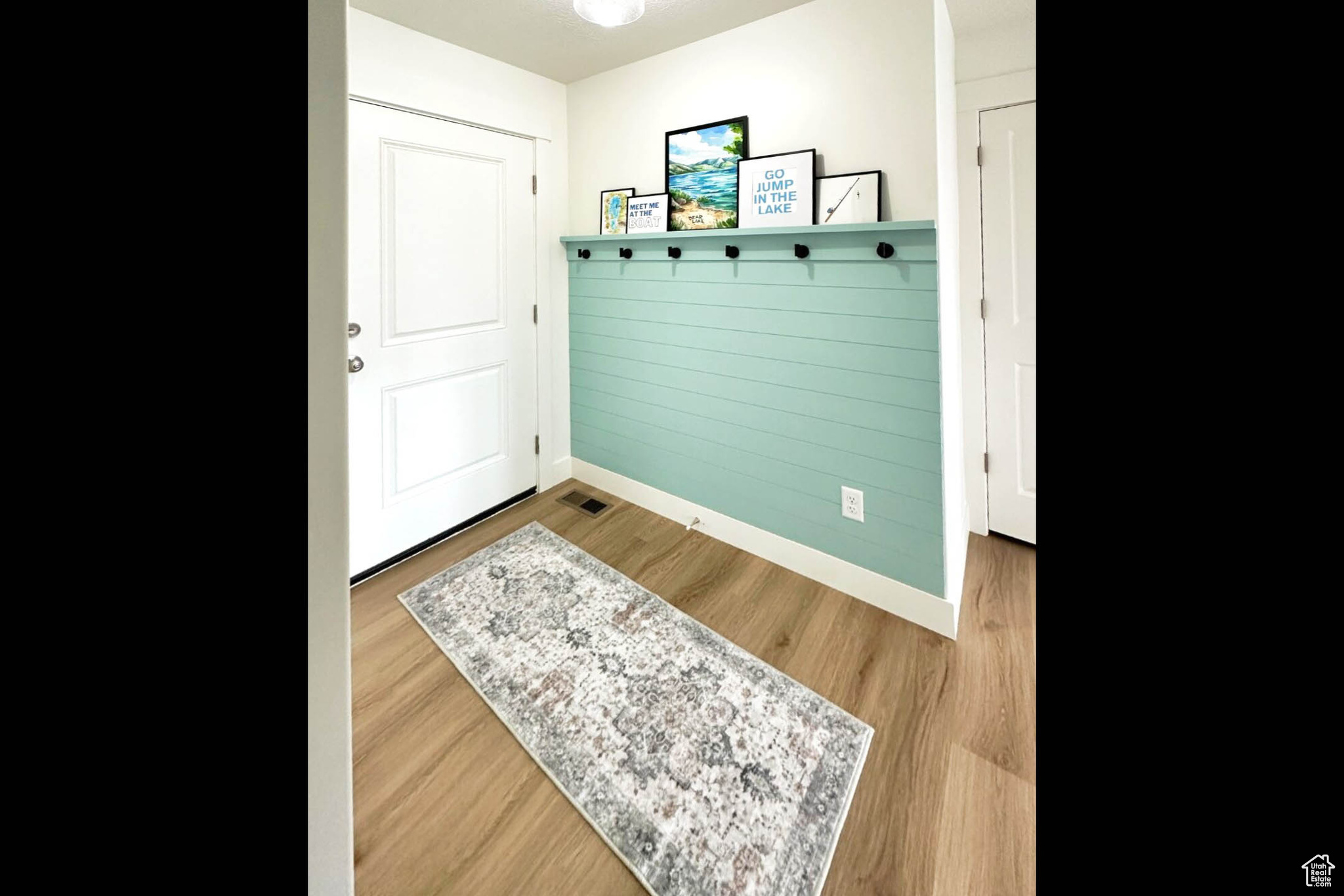 TRIANGLE ESTATES - Residential