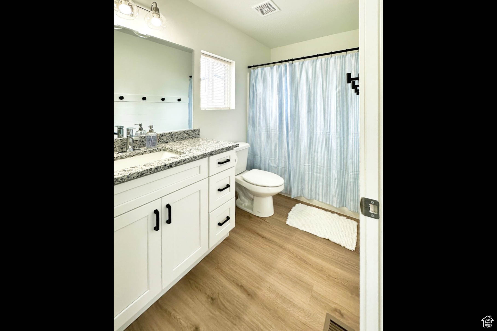 TRIANGLE ESTATES - Residential