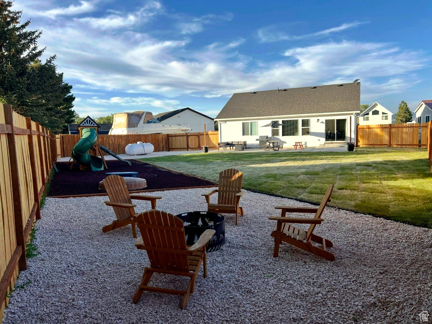 TRIANGLE ESTATES - Residential