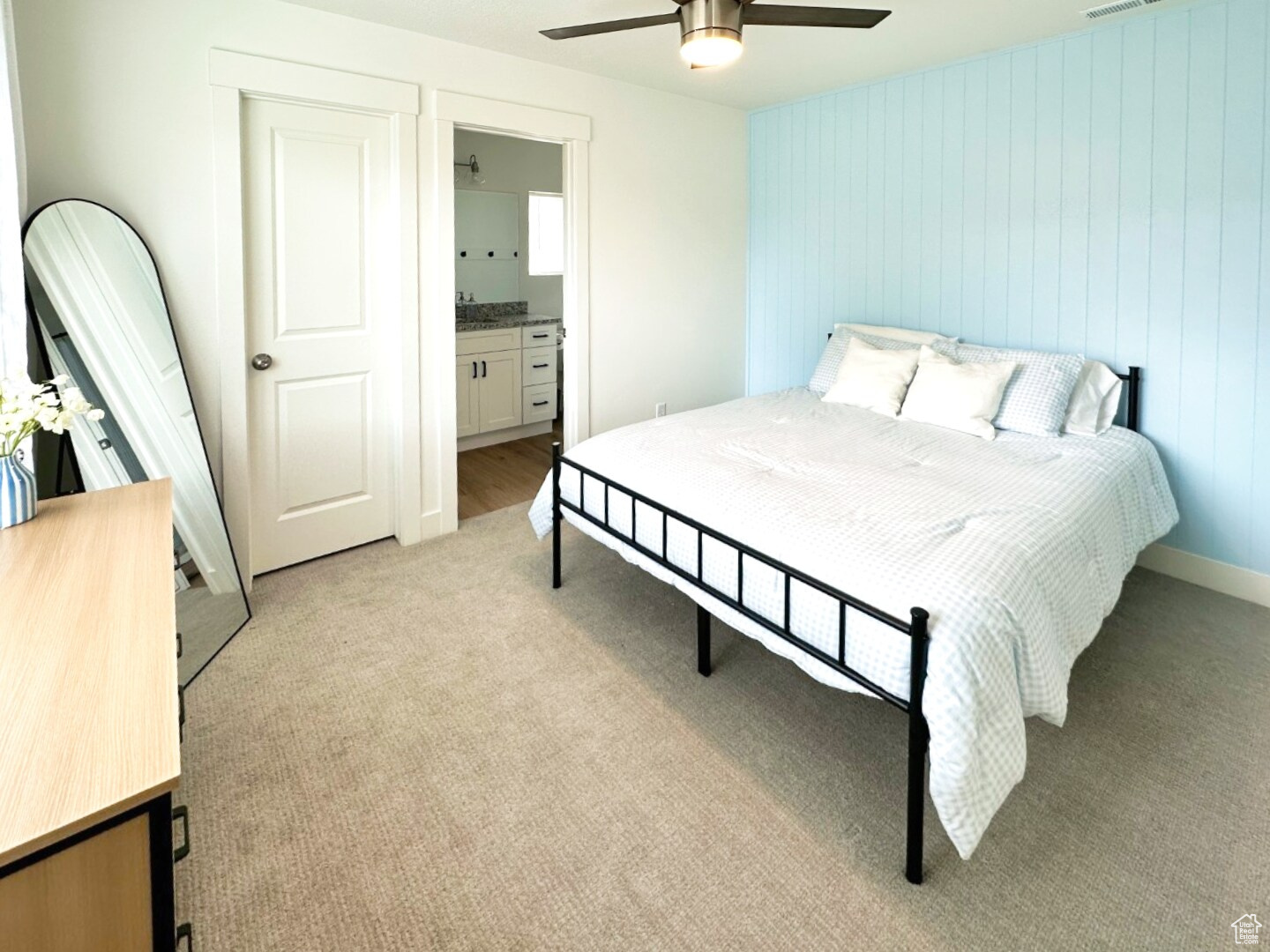 TRIANGLE ESTATES - Residential