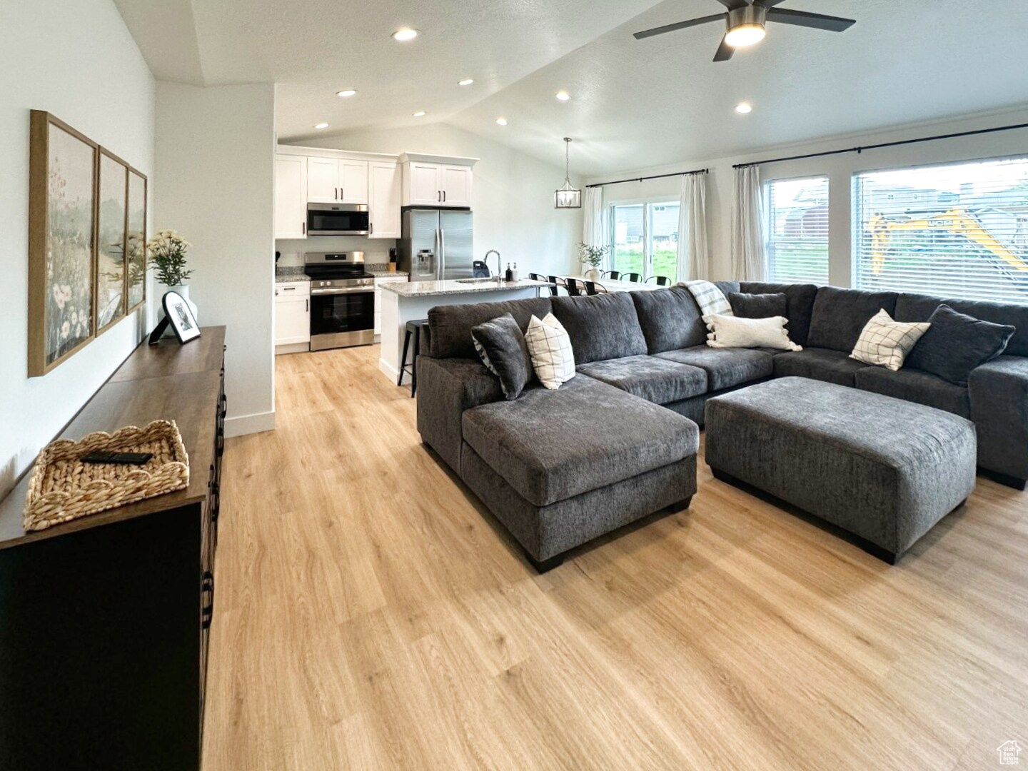 TRIANGLE ESTATES - Residential