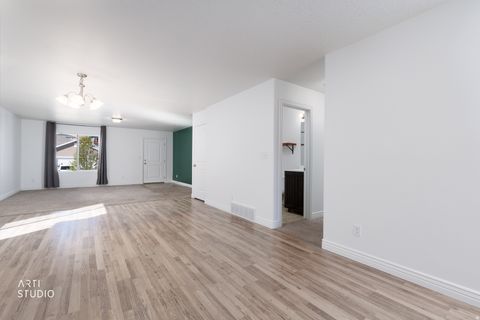 Tiny photo for 1771 S LONGVIEW RD, Santaquin, UT 84655 (MLS # 2149043)