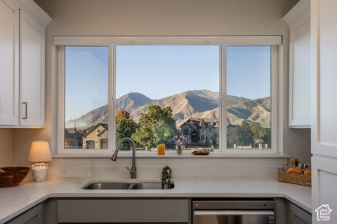Tiny photo for 1354 S 800 E, Mapleton, UT 84664 (MLS # 2190292)