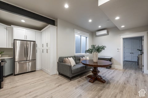 Tiny photo for 1354 S 800 E, Mapleton, UT 84664 (MLS # 2190292)