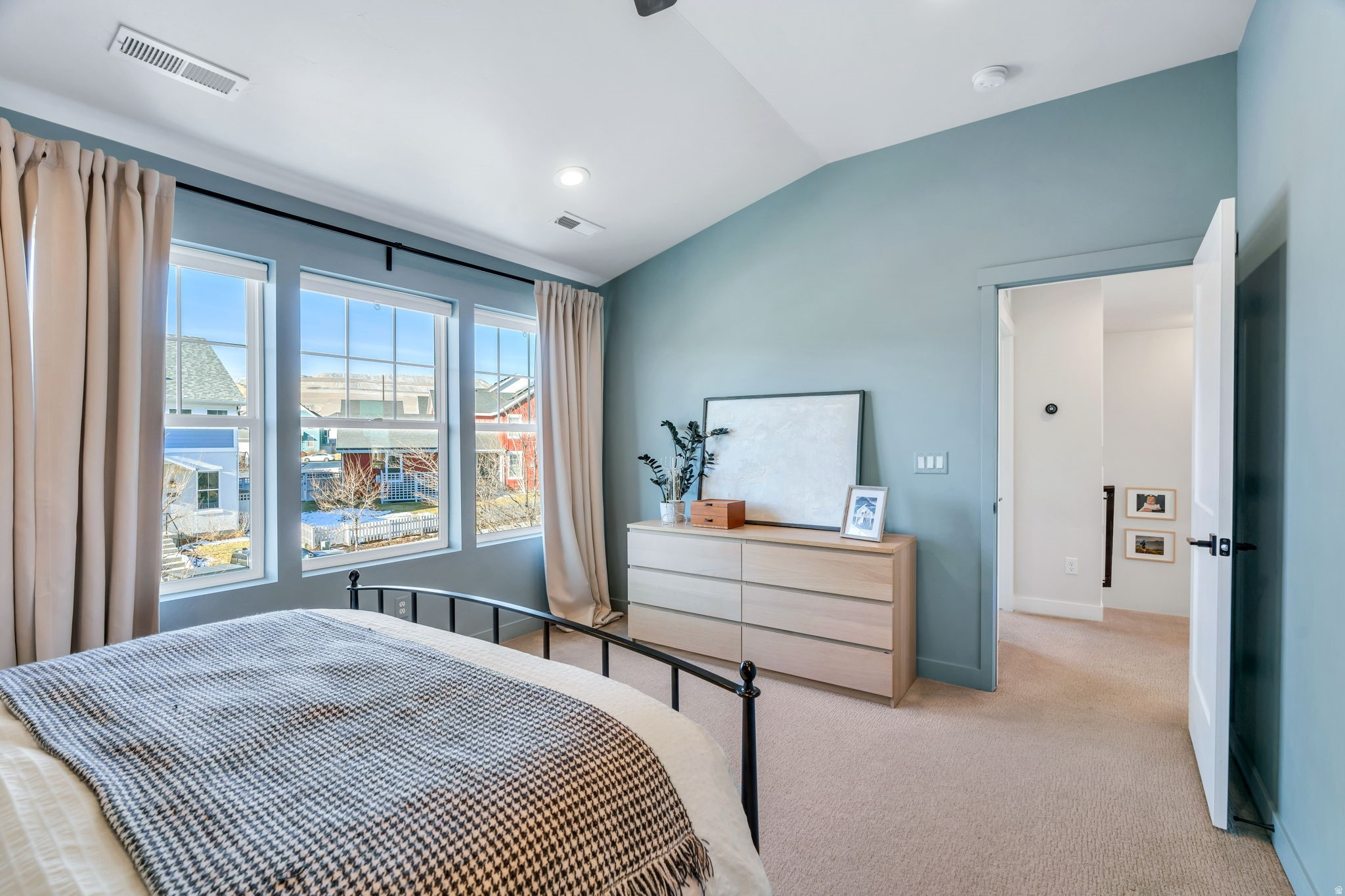 DAYBREAK - Residential