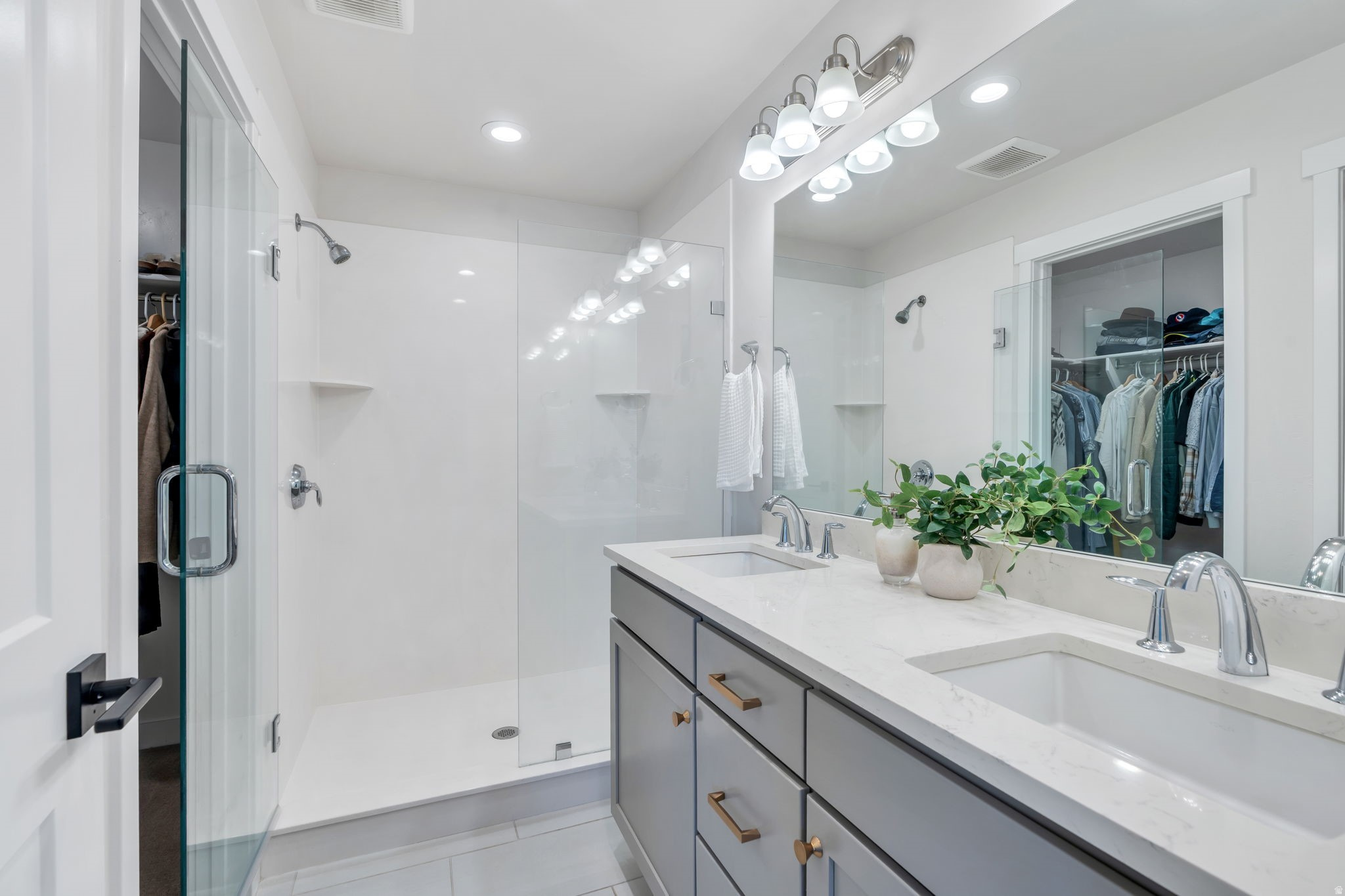 DAYBREAK - Residential