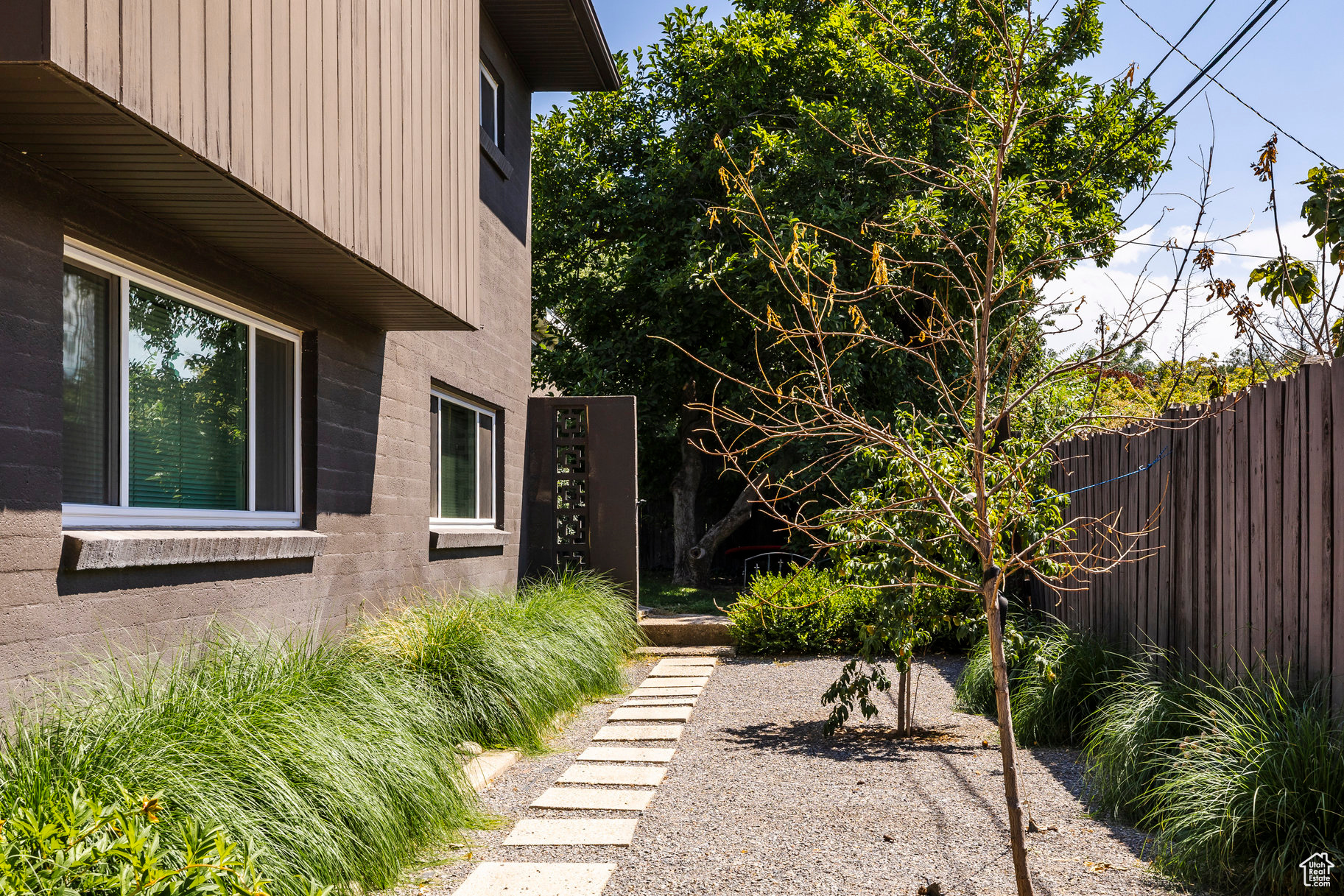 ELIZABETH HEIGHTS - Residential