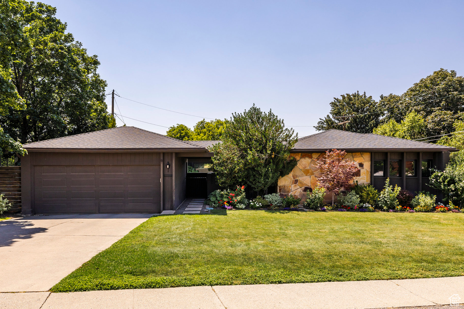 ELIZABETH HEIGHTS - Residential
