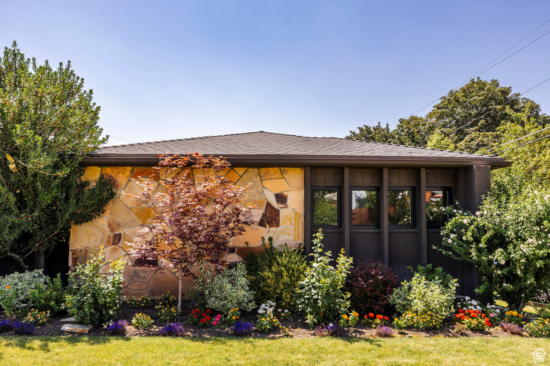 ELIZABETH HEIGHTS - Residential