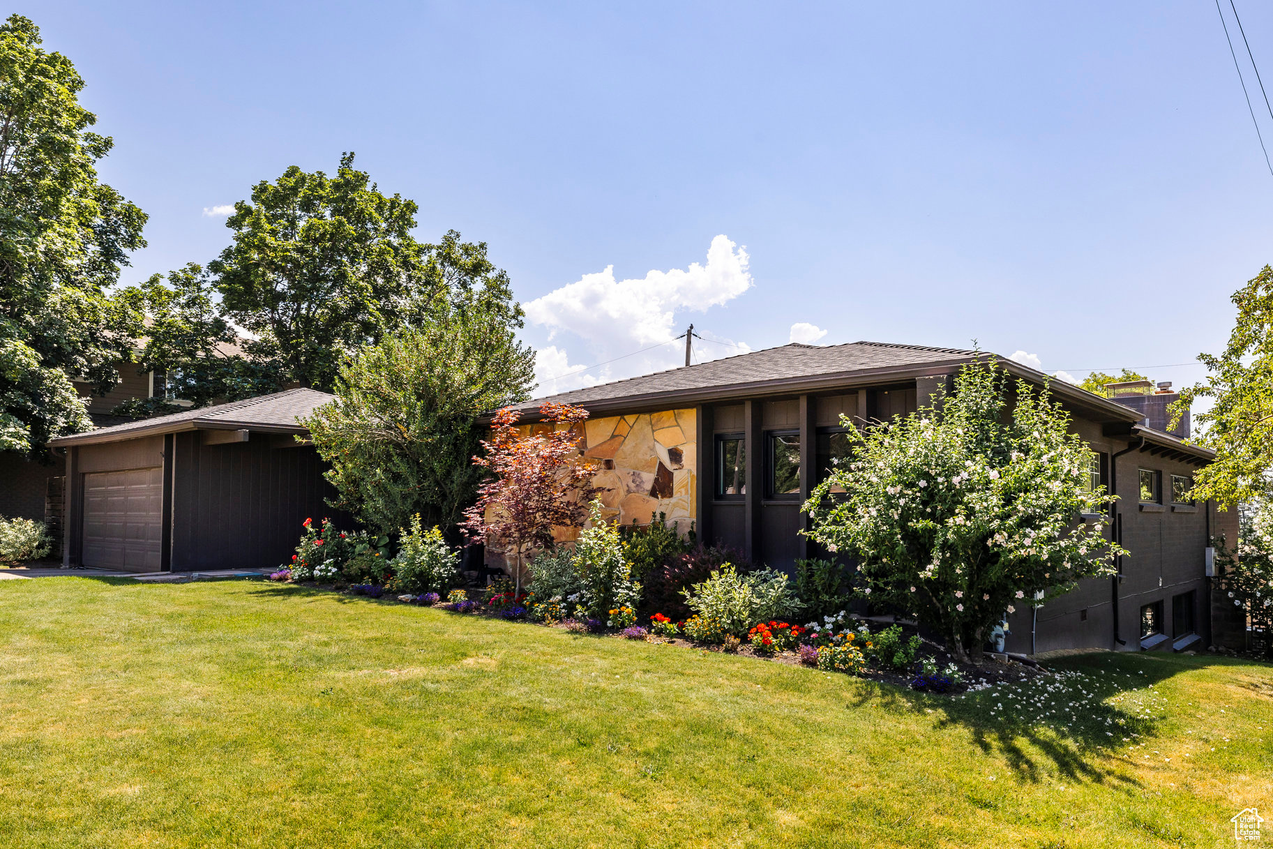 ELIZABETH HEIGHTS - Residential