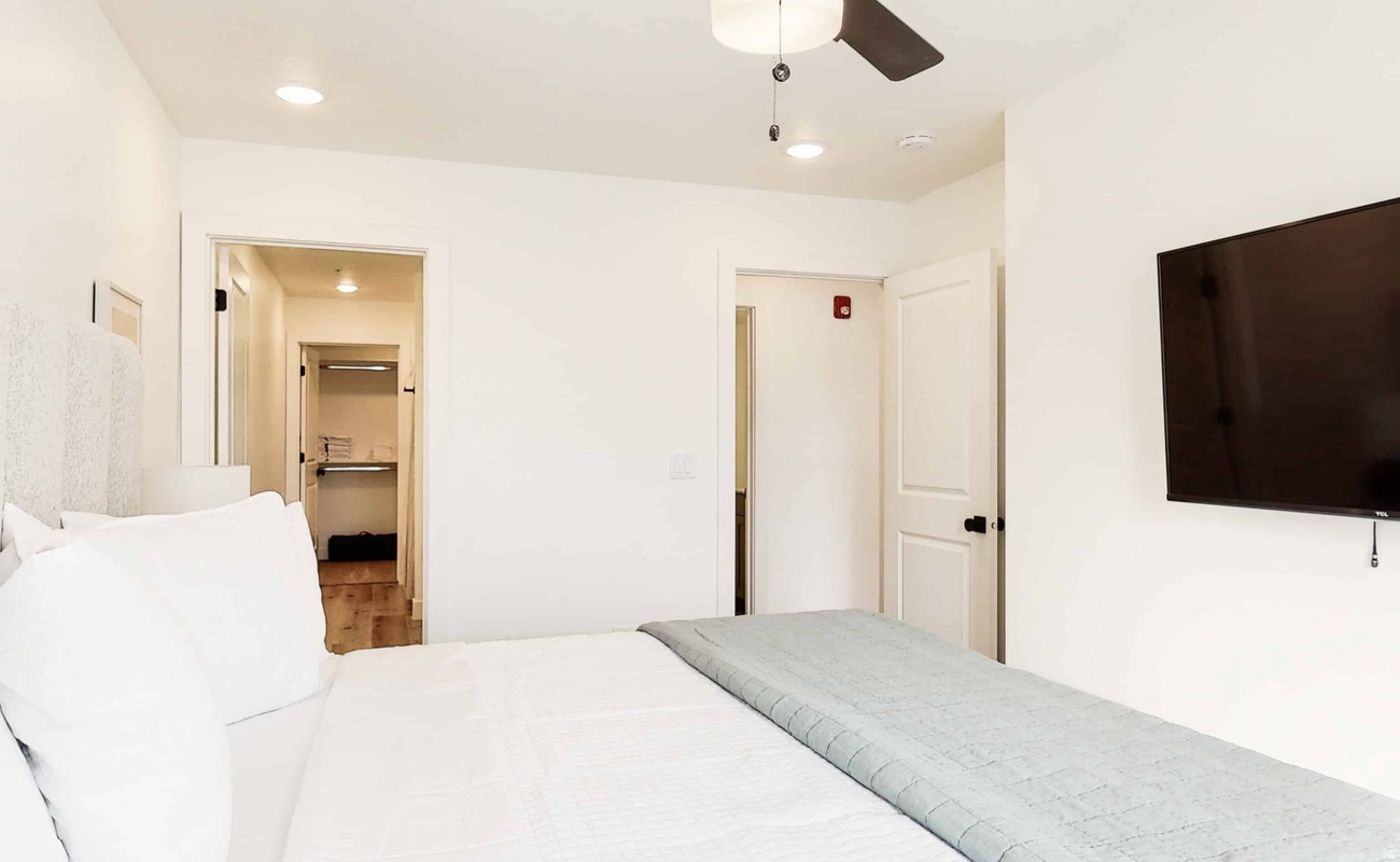 DESERT COLOR SKYLINE COMDOMINIUM PLAT - Residential