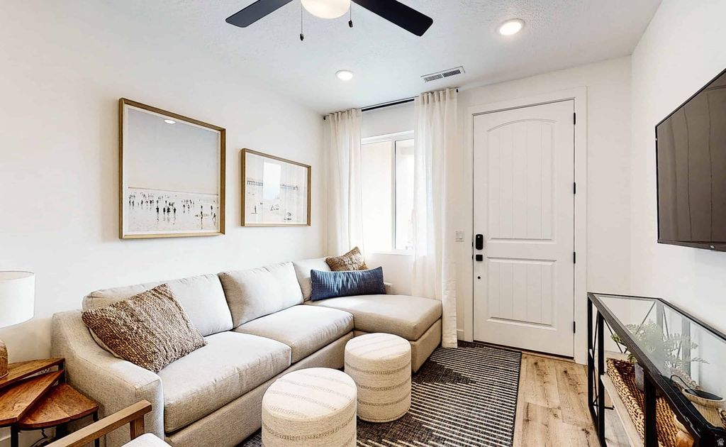 Photo of 710 W AKOYA PEARL ST #76, Saint George, UT 84790 (MLS # 2128341)